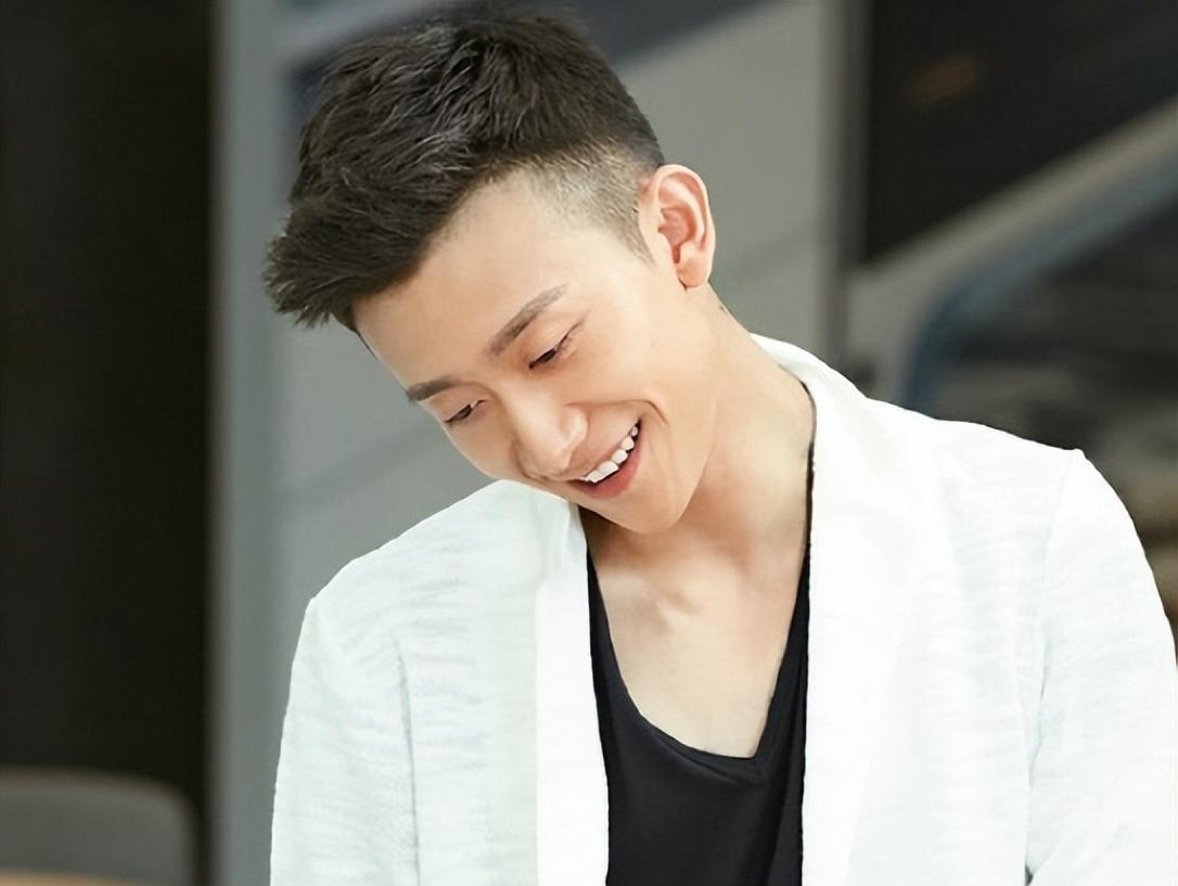 张一山李沁恋情曝光_国内明星黑料,_张一山黑料缠身事件
