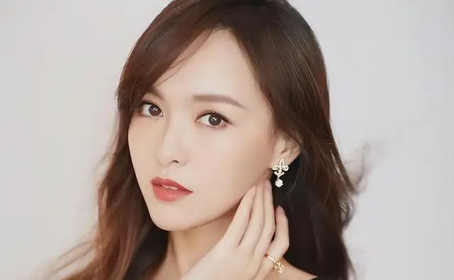 美女明星口臭揭秘_明星口臭原因_中国女明星哪些有口臭